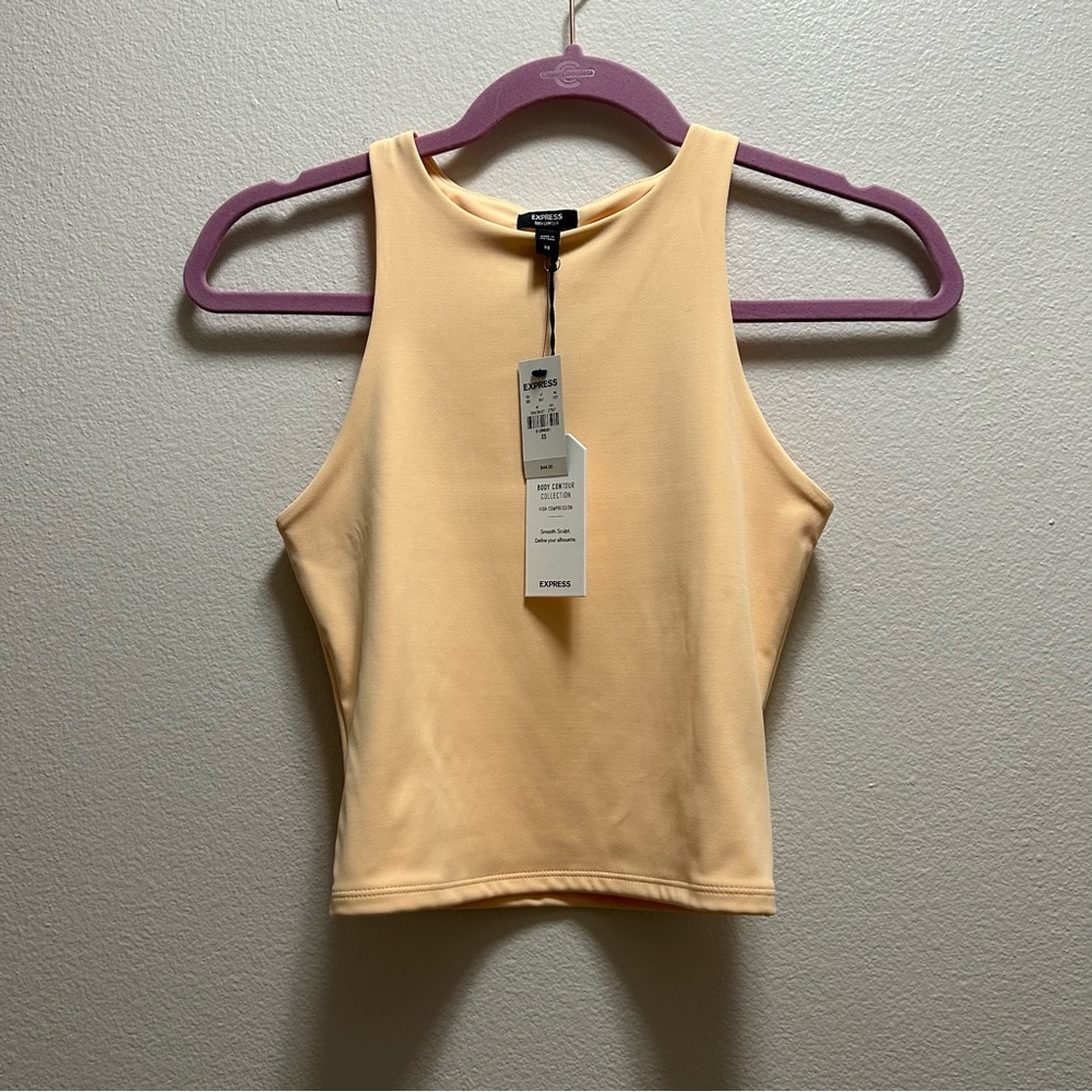 Body contour tank